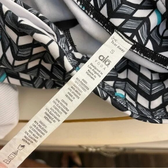 ALO Yoga Warrior 3 Goddess Leggings; S; HTF Geometric Print - Picture 8 of 14